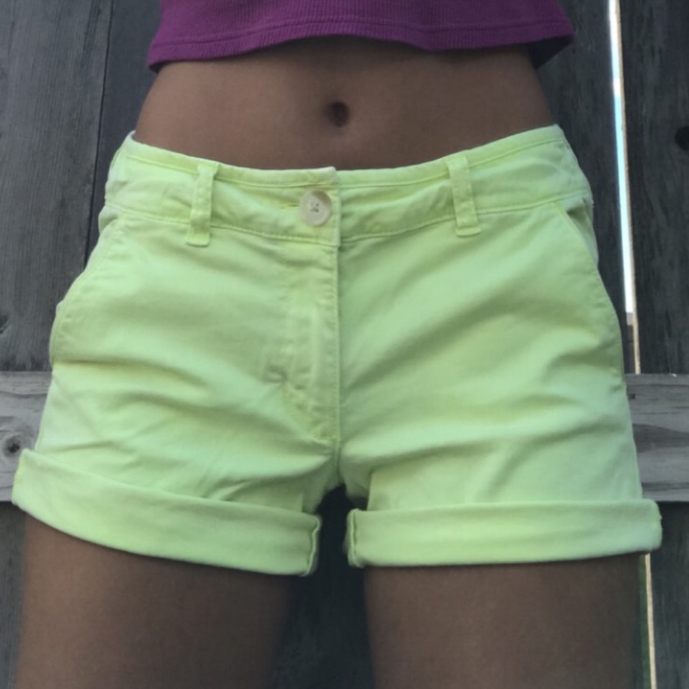 yellow shorts!!